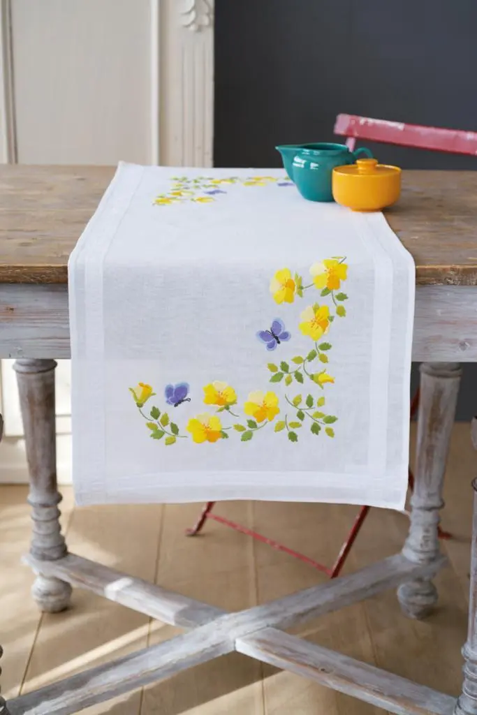 PN-0163025 Набір для вишивання гладь (скатертина) Vervaco,Spring Flowers Table Runner 40х100, Весен