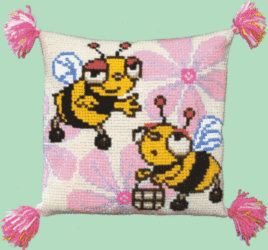 Набір для вишивання подушки хрестиком Чарівна Мить РТ-111 Веселі бджілки