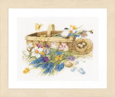 PN-0155029 Набір для вишивки хрестом LanArte Spring Flowers Basket Кошик весняних квітів