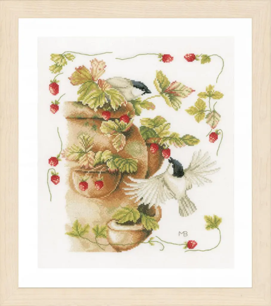 PN-0168599 Набір для вишивки хрестом LanArte Strawberries  Birds Полуниця та птахи