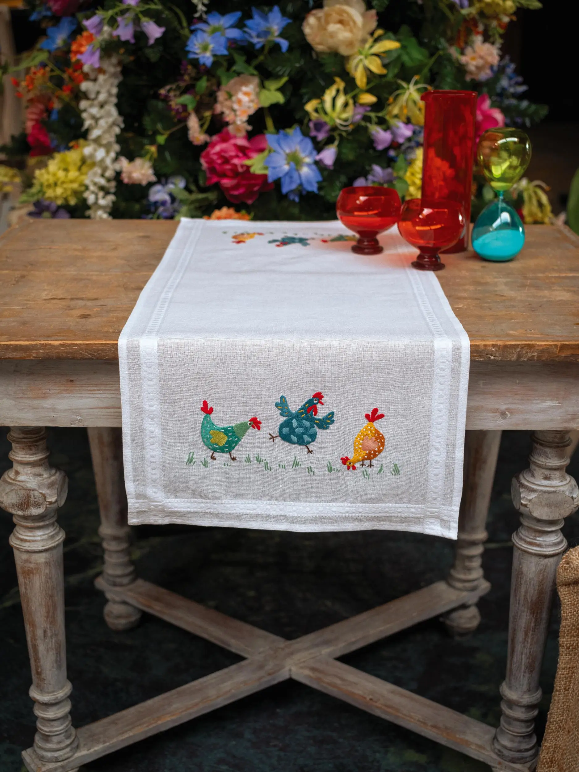 PN-0197236 Набір для вишивання гладдю (доріжка на стіл) Vervaco Різнокольорові курчата