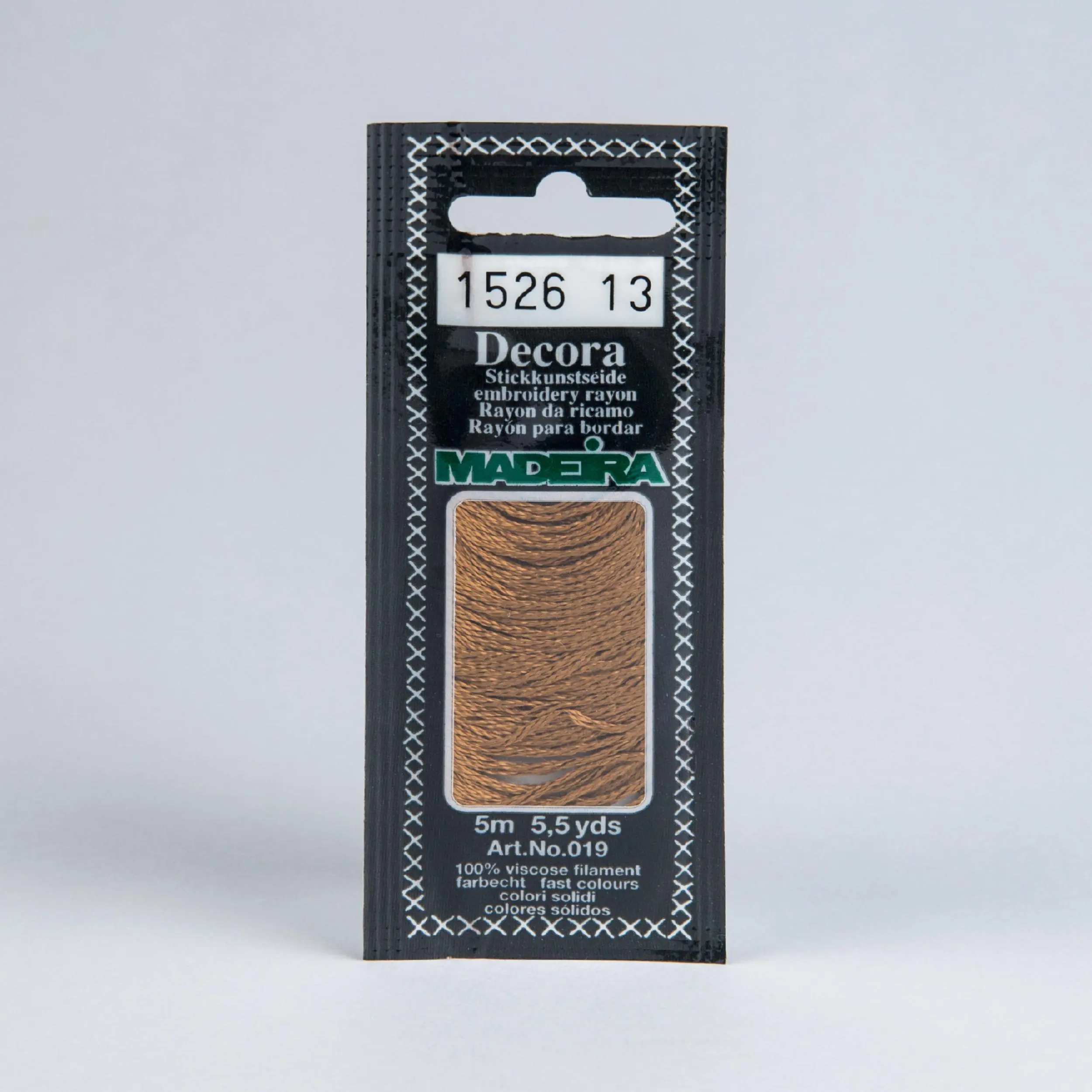 1526 Decora Madeira 5 m 4-х шарові філамент 100% віскоза