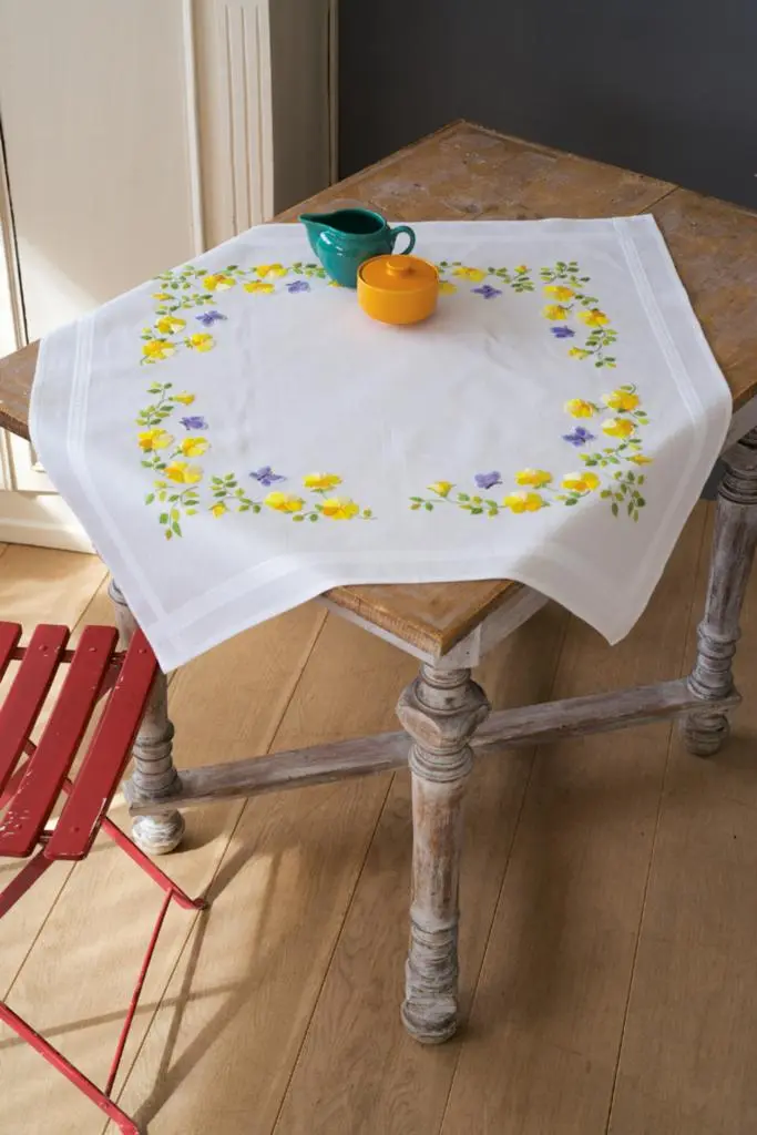 PN-0162071 Набір для вишивання гладь (серветка) Vervaco,Spring Flowers Tablecloth 80х80, Весняні