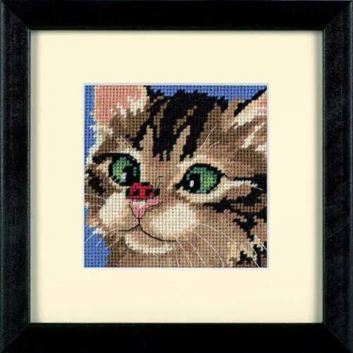 07206 Набір для вишивання (гобелен) DIMENSIONS Cross-Eyed Kitty Косооке кошеня